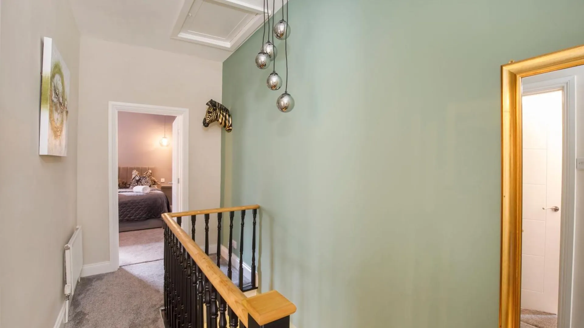 Holiday home The Milton Sleeps 8 Close To York City Centre Pet Friendly