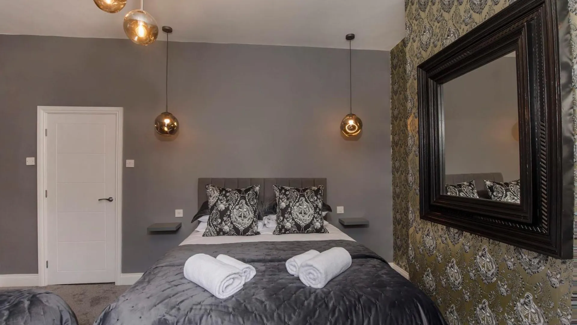 The Milton Sleeps 8 Close To York City Centre Pet Friendly