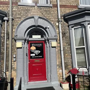 Bed & Breakfast Diamonds Near Hospital, York