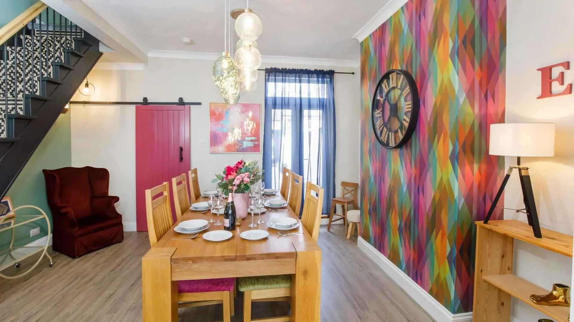 The Milton Sleeps 8 Close To York City Centre Pet Friendly Holiday home